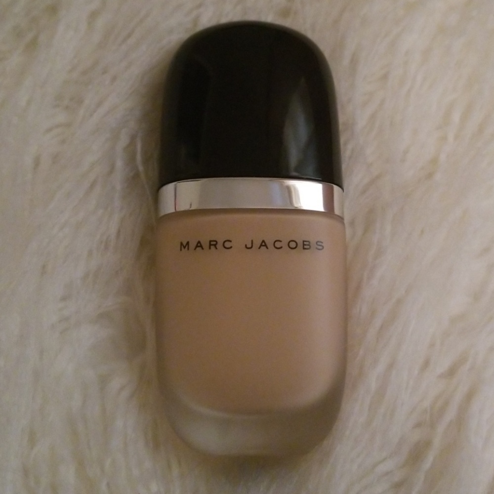 Marc Jacobs Genius Gel Super-Charged Foundation